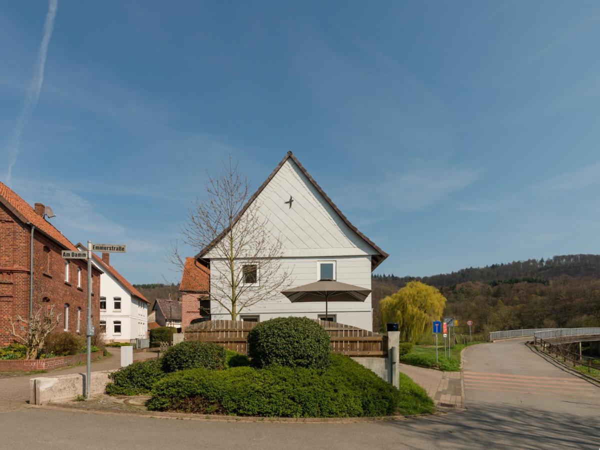 Modern Holiday Home Near River In Amelgatzen Emmerthal Номер фото
