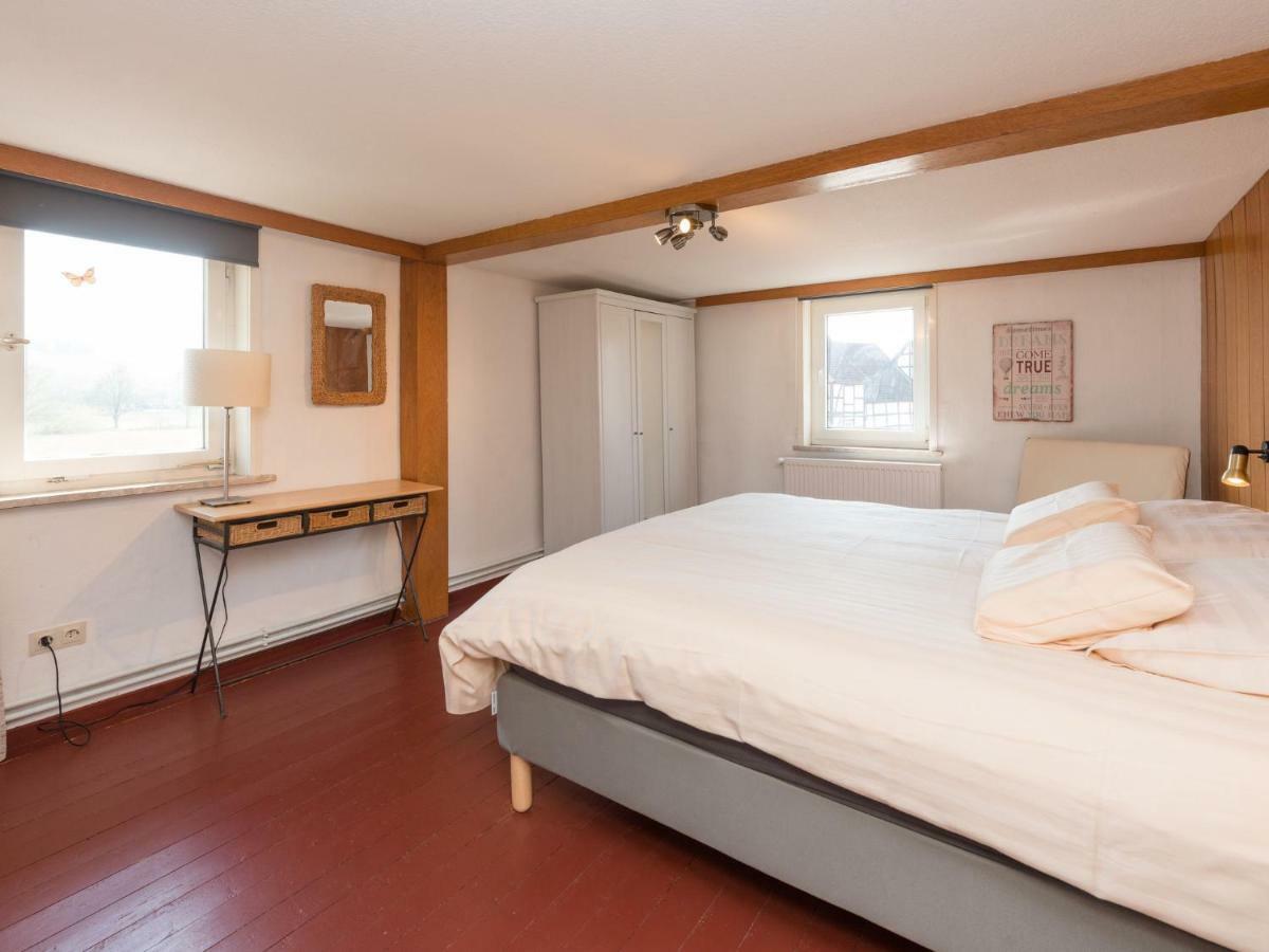 Modern Holiday Home Near River In Amelgatzen Emmerthal Экстерьер фото